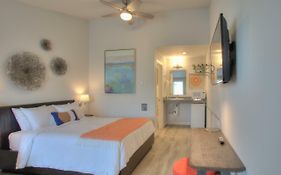 Ocean Shores Resort - Brand New Rooms (Adults Only)